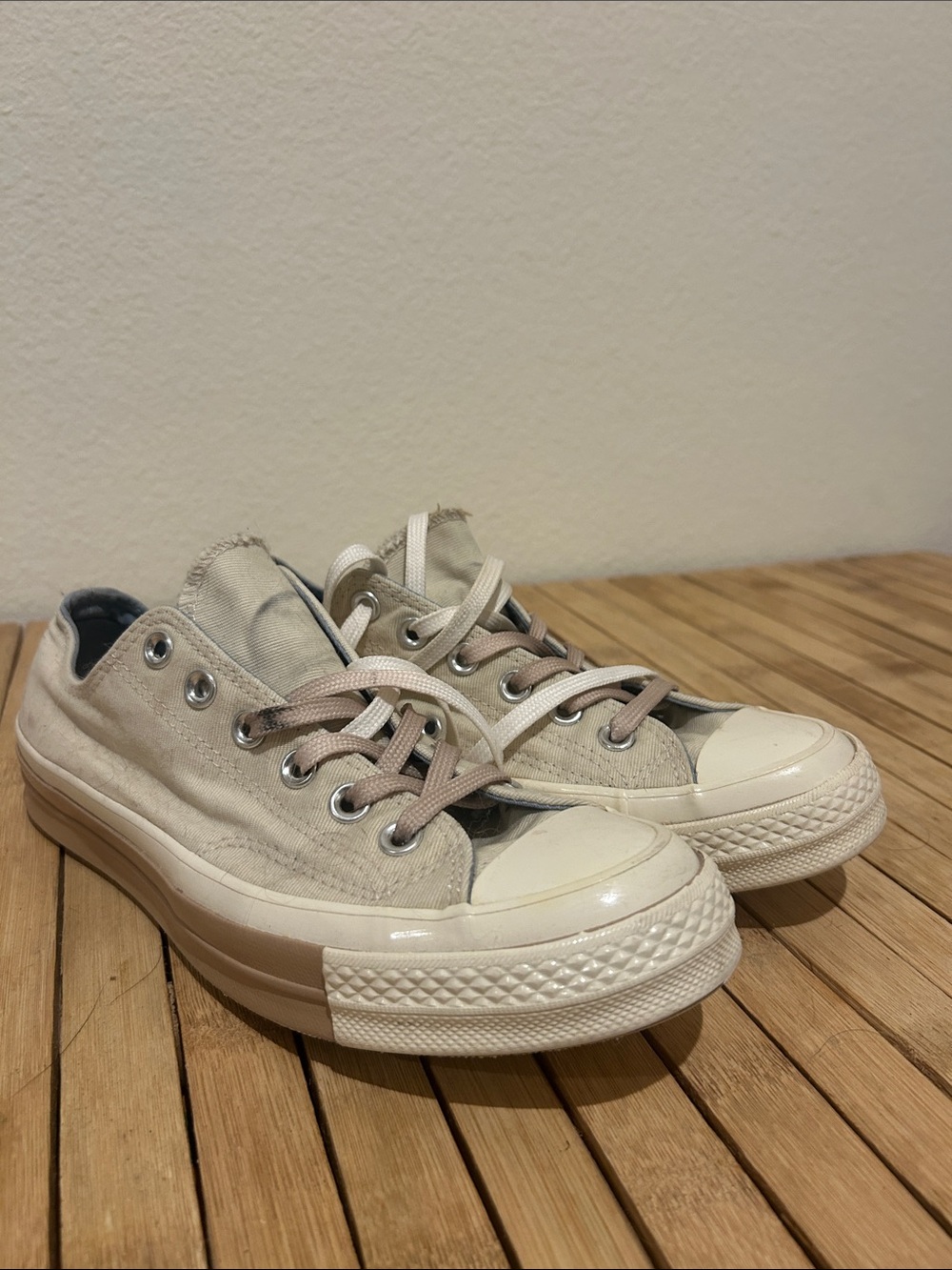 Womens Neutral Canvas Low-Top Sneakers - Cream/Tan